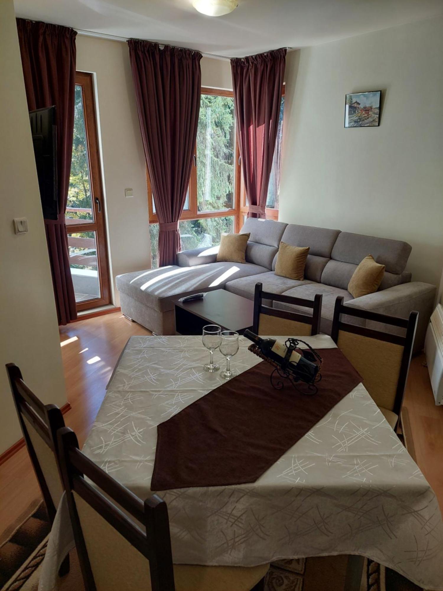 Ski & Holiday Apartments In ปอมโปโรโว ภายนอก รูปภาพ