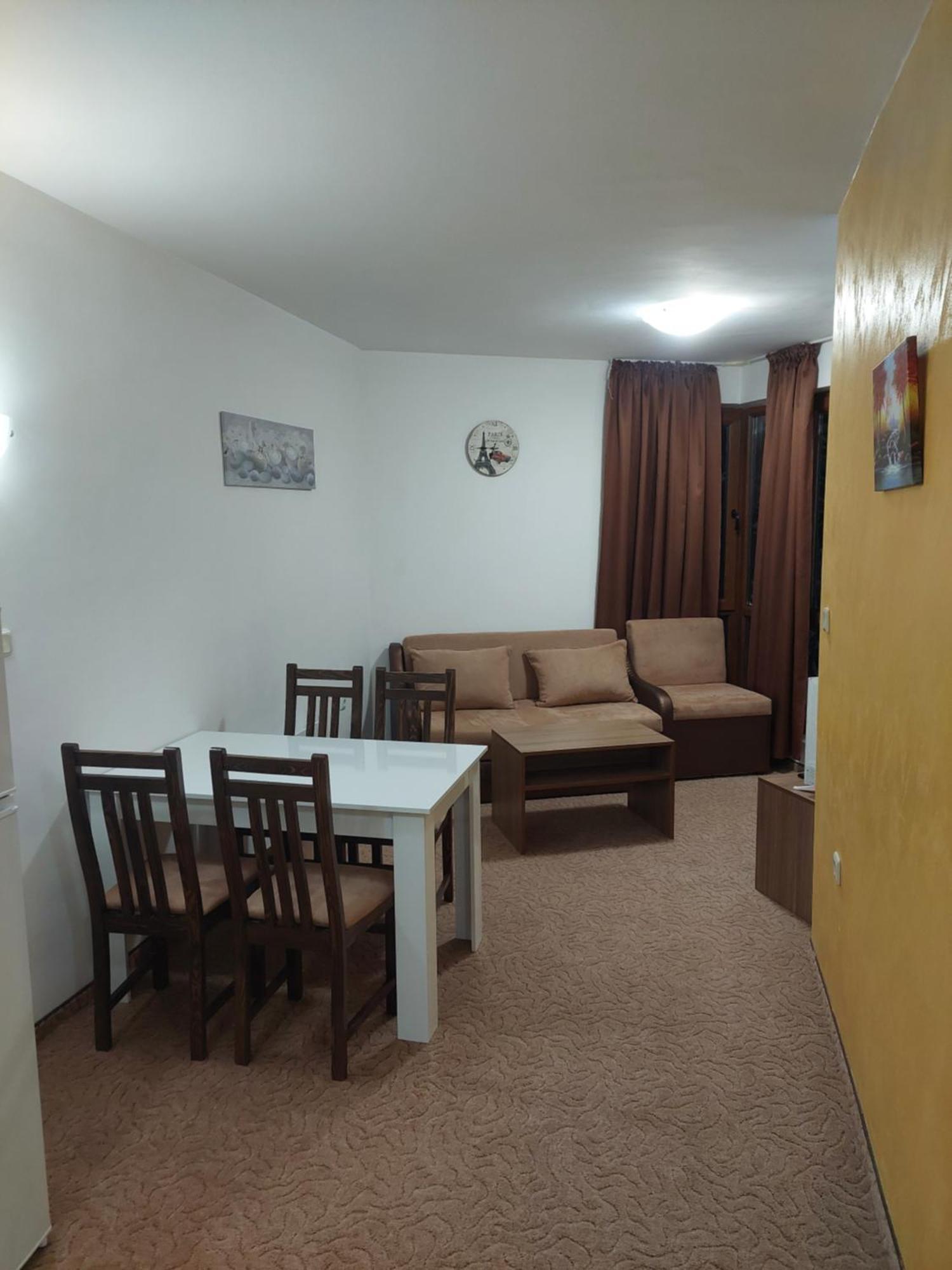 Ski & Holiday Apartments In ปอมโปโรโว ภายนอก รูปภาพ